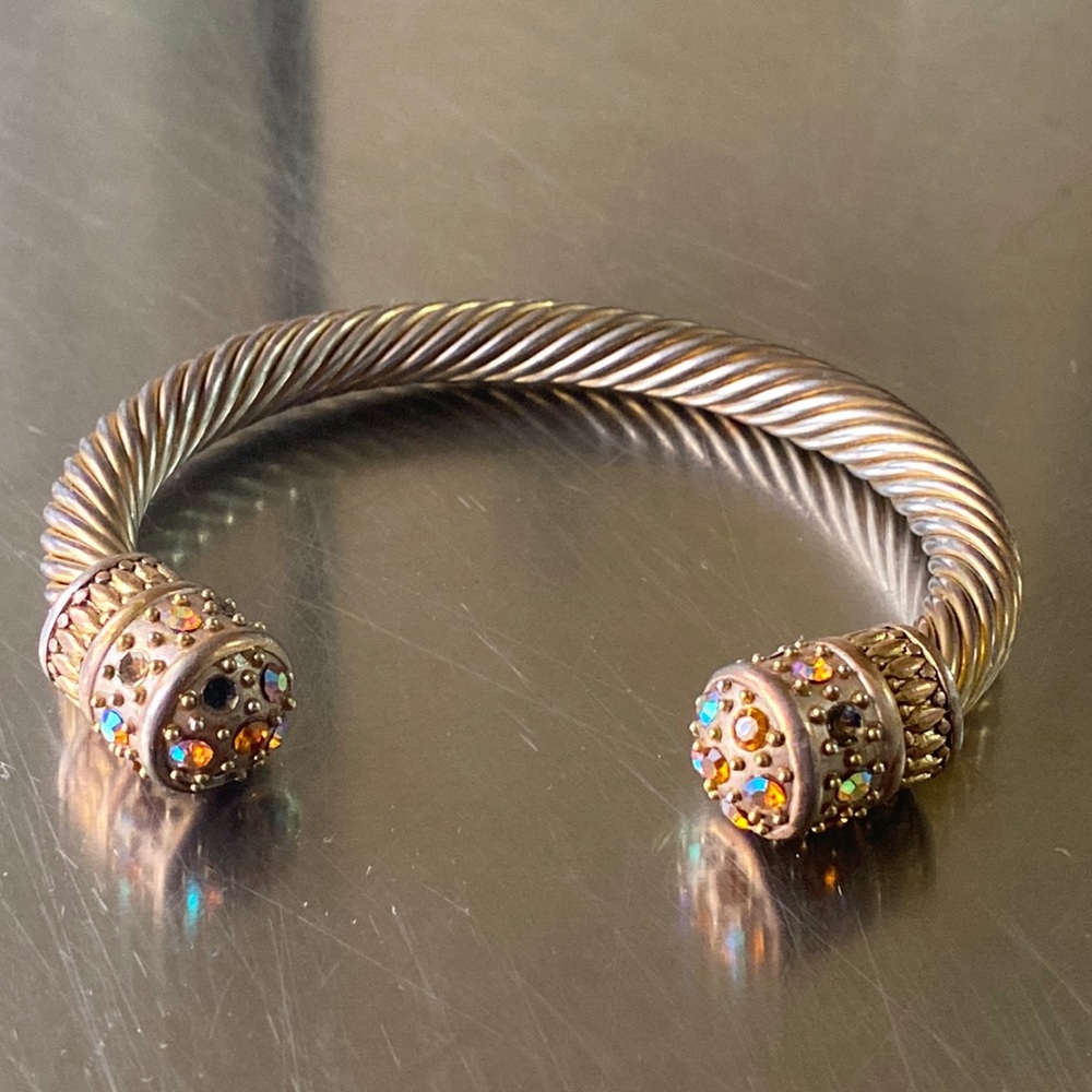 Gorgeous LADIES BRACELET Faceted  End Stones - Size adjustable